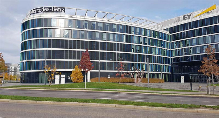 Verglastes Bürogebäude der BETTERHOMES Deutschland GmbH